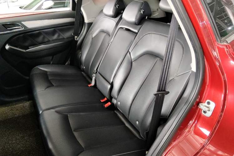 Used Roewe RX5 2016 20T Two-Wheel Drive Automatic Internet Smart Edition Left Rear Seat