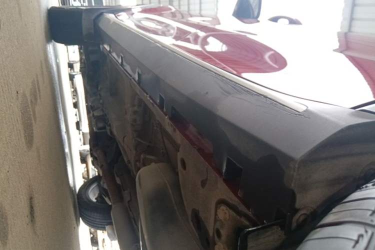Used Roewe RX5 2016 20T Two-Wheel Drive Automatic Internet Smart Edition Left Side Sill