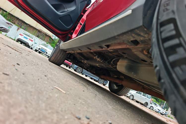 Used Roewe RX5 2016 20T Two-Wheel Drive Automatic Internet Smart Edition Left Side Sill