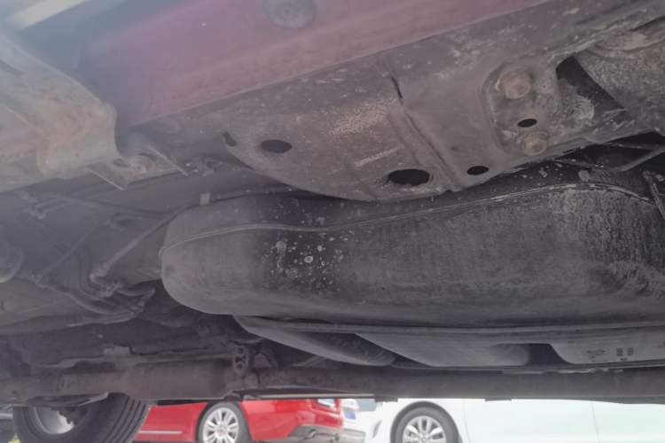 Used Roewe RX5 2016 20T Two-Wheel Drive Automatic Internet Smart Edition Left Side Sill