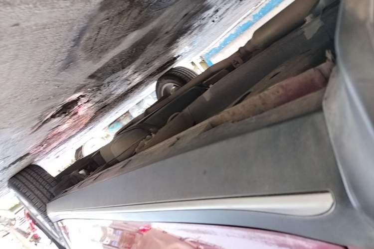 Used Roewe RX5 2016 20T Two-Wheel Drive Automatic Flagship Edition Left Side Sill