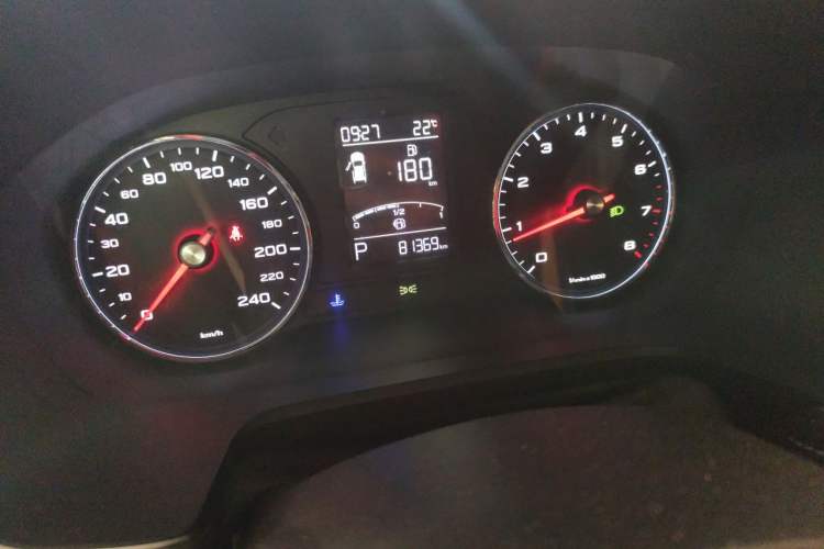 Used Roewe RX5 2016 20T Two-Wheel Drive Automatic Internet Smart Edition Odometer Close Up
