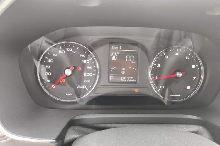 Used Roewe RX5 2016 20T Two-Wheel Drive Automatic Flagship Edition Odometer Close Up