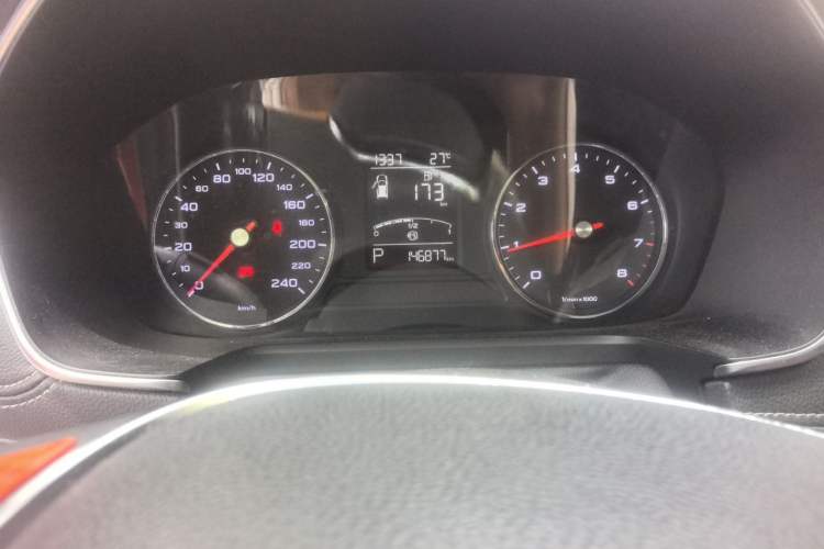 Used Roewe RX5 2016 20T Two-Wheel Drive Automatic Internet Smart Edition Odometer Close Up