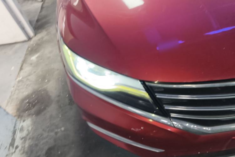 Used Roewe RX5 2016 20T Two-Wheel Drive Automatic Internet Smart Edition Right Front Headlight