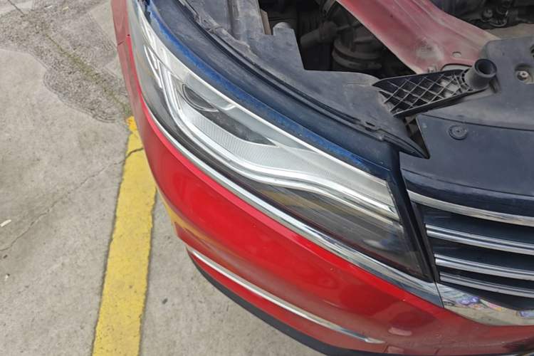 Used Roewe RX5 2016 20T Two-Wheel Drive Automatic Internet Smart Edition Right Front Headlight