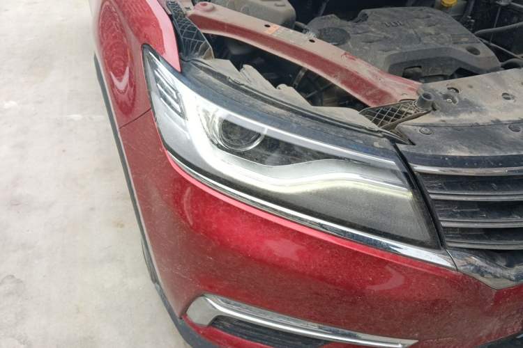 Used Roewe RX5 2016 20T Two-Wheel Drive Automatic Flagship Edition Right Front Headlight