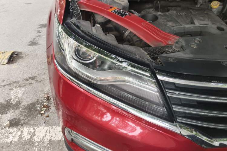 Used Roewe RX5 2016 20T Two-Wheel Drive Automatic Internet Smart Edition Right Front Headlight