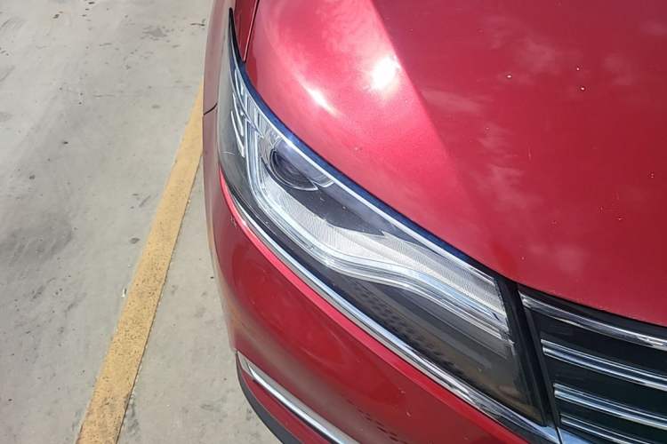 Used Roewe RX5 2016 20T Two-Wheel Drive Automatic Internet Smart Edition Right Front Headlight