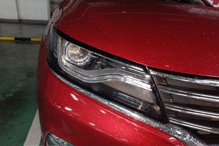 Used Roewe RX5 2016 20T Two-Wheel Drive Automatic Internet Smart Edition Right Front Headlight
