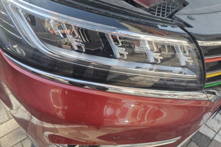 Used Roewe RX5 2016 30T Four-Wheel Drive Automatic Internet Smart Luxury Edition Right Front Headlight