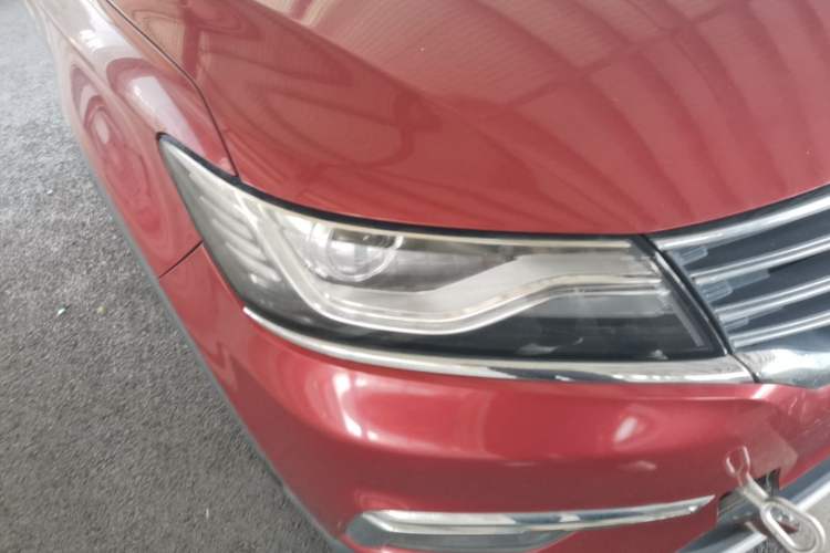 Used Roewe RX5 2016 20T Two-Wheel Drive Automatic Internet Smart Edition Right Front Headlight