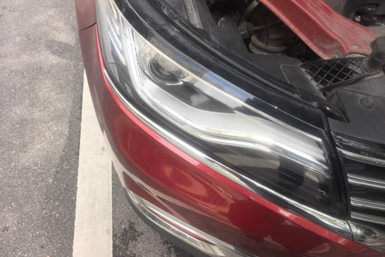 Used Roewe RX5 2016 20T Two-Wheel Drive Automatic Internet Smart Edition Right Front Headlight