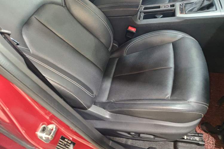 Used Roewe RX5 2016 20T Two-Wheel Drive Automatic Internet Smart Edition Right Front Seat