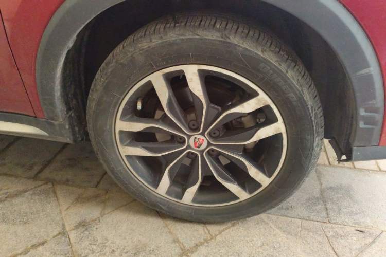 Used Roewe RX5 2016 20T Two-Wheel Drive Automatic Internet Smart Edition Right Front Wheel Hub