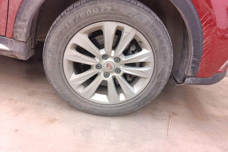 Used Roewe RX5 2016 20T Two-Wheel Drive Automatic Flagship Edition Right Front Wheel Hub