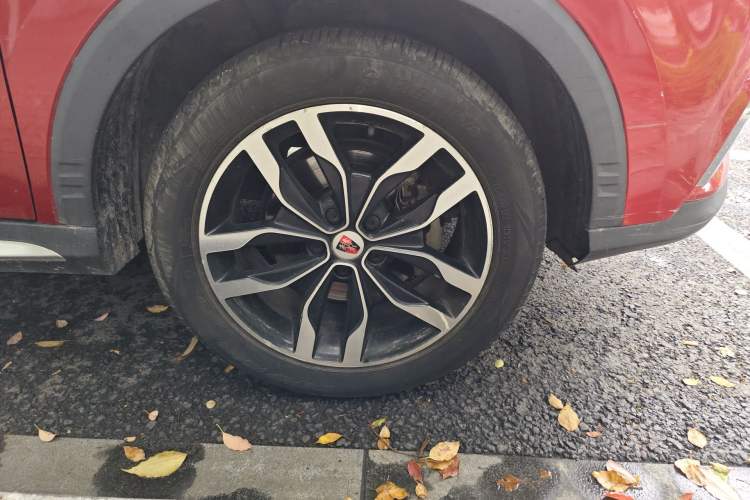 Used Roewe RX5 2016 20T Two-Wheel Drive Automatic Internet Smart Edition Right Front Wheel Hub