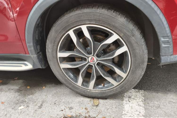 Used Roewe RX5 2016 20T Two-Wheel Drive Automatic Internet Smart Edition Right Front Wheel Hub