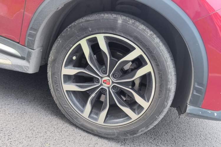 Used Roewe RX5 2016 20T Two-Wheel Drive Automatic Internet Smart Edition Right Front Wheel Hub
