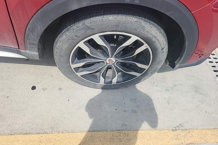 Used Roewe RX5 2016 20T Two-Wheel Drive Automatic Internet Smart Edition Right Front Wheel Hub