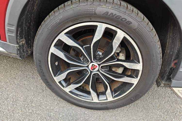 Used Roewe RX5 2016 30T Two-Wheel Drive Automatic Internet Smart Edition Right Front Wheel Hub
