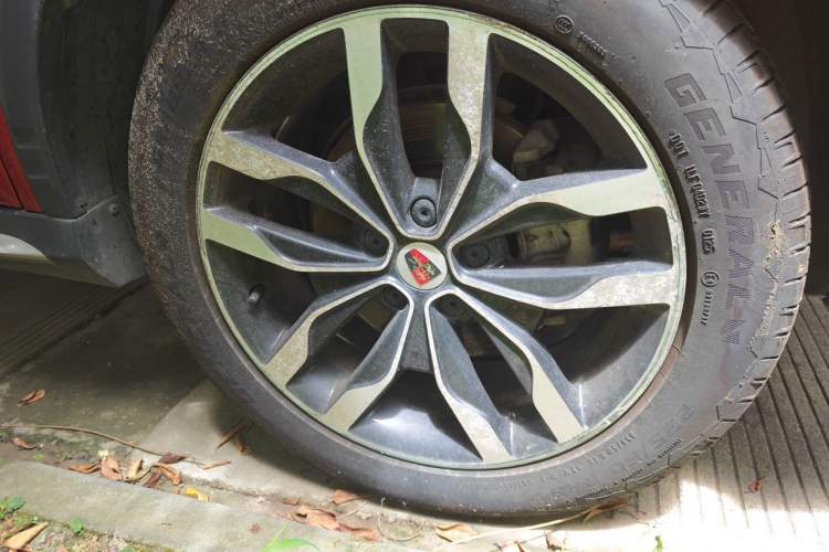 Used Roewe RX5 2016 30T Four-Wheel Drive Automatic Internet Smart Luxury Edition Right Front Wheel Hub