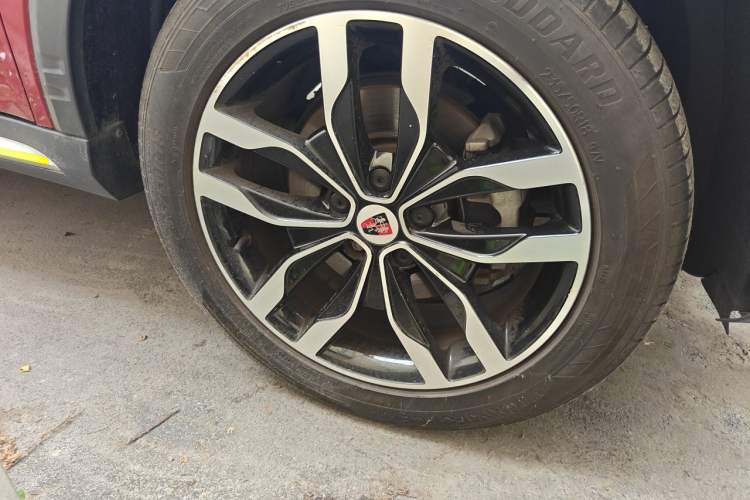 Used Roewe RX5 2016 20T Two-Wheel Drive Automatic Internet Smart Edition Right Front Wheel Hub