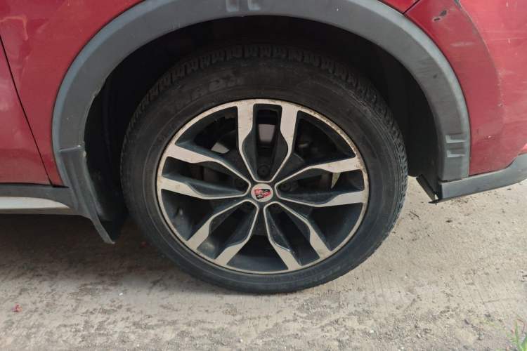Used Roewe RX5 2016 20T Two-Wheel Drive Automatic Internet Smart Edition Right Front Wheel Hub
