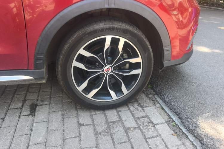 Used Roewe RX5 2016 30T Two-Wheel Drive Automatic Internet Smart Edition Right Front Wheel Hub