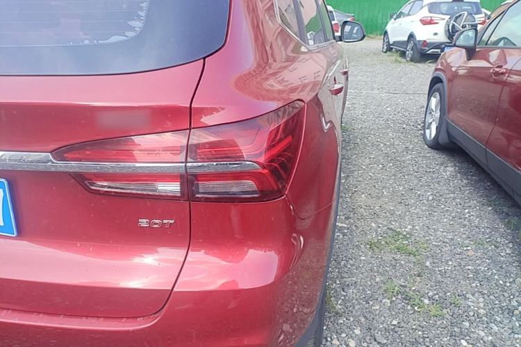 Used Roewe RX5 2016 20T Two-Wheel Drive Automatic Flagship Edition Right Rear Taillight