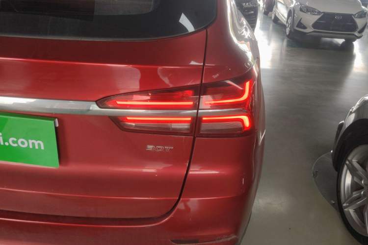 Used Roewe RX5 2016 30T Four-Wheel Drive Automatic Internet Smart Luxury Edition Right Rear Taillight