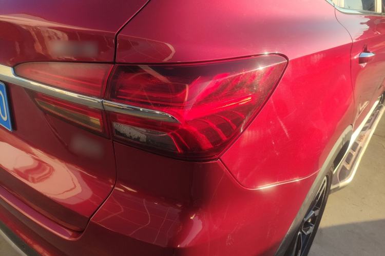 Used Roewe RX5 2016 30T Four-Wheel Drive Automatic Internet Smart Luxury Edition Right Rear Taillight