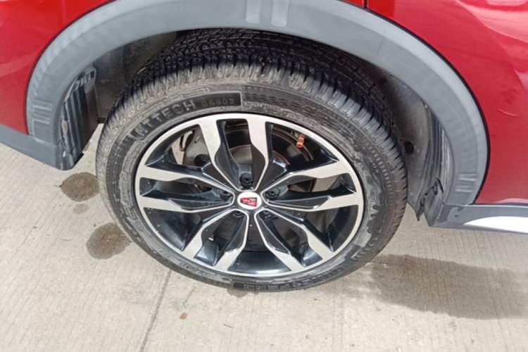 Used Roewe RX5 2016 20T Two-Wheel Drive Automatic Internet Smart Edition Right Rear Wheel Hub