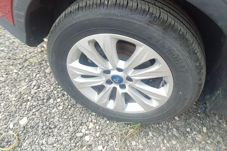 Used Roewe RX5 2016 20T Two-Wheel Drive Automatic Flagship Edition Right Rear Wheel Hub
