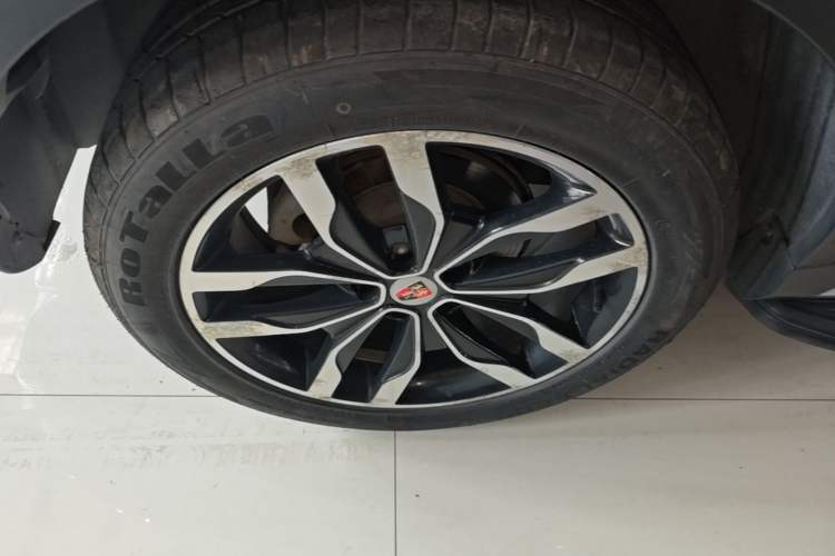 Used Roewe RX5 2016 20T Two-Wheel Drive Automatic Internet Smart Edition Right Rear Wheel Hub