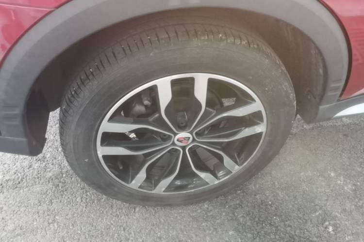 Used Roewe RX5 2016 20T Two-Wheel Drive Automatic Internet Smart Edition Right Rear Wheel Hub
