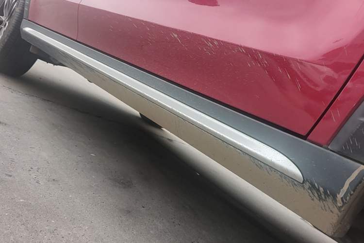 Used Roewe RX5 2016 20T Two-Wheel Drive Automatic Internet Smart Edition Right Side Sill