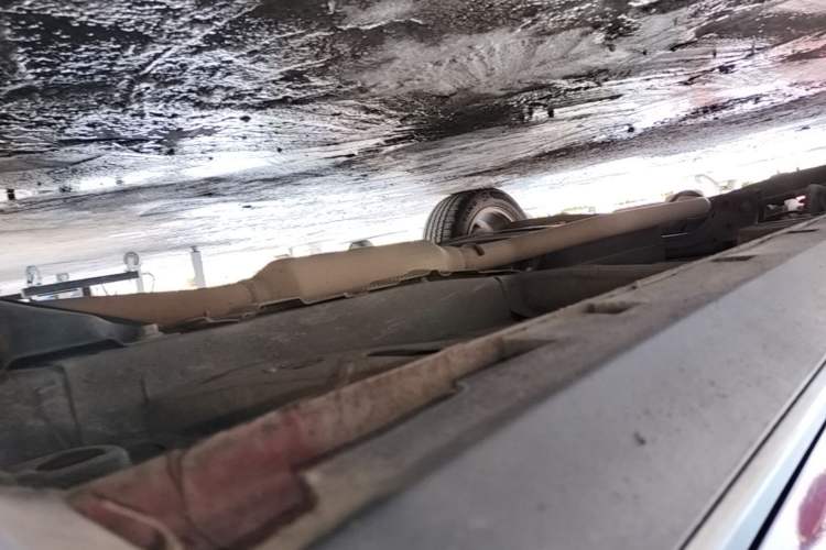 Used Roewe RX5 2016 20T Two-Wheel Drive Automatic Flagship Edition Right Side Sill