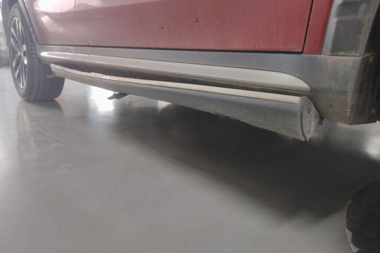 Used Roewe RX5 2016 30T Four-Wheel Drive Automatic Internet Smart Luxury Edition Right Side Sill
