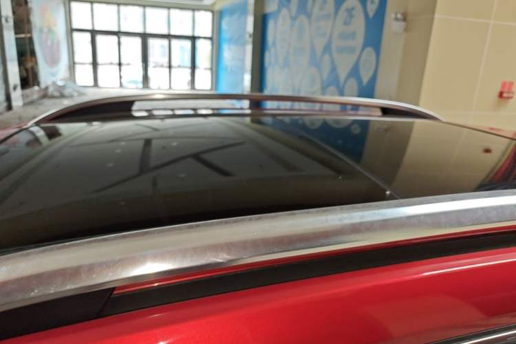 Used Roewe RX5 2016 20T Two-Wheel Drive Automatic Internet Smart Edition Roof