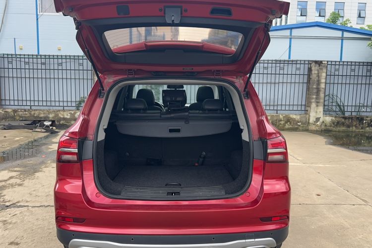 Used Roewe RX5 2016 20T Two-Wheel Drive Automatic Internet Smart Edition Trunk