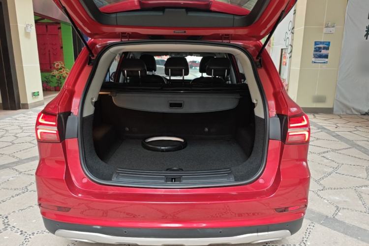 Used Roewe RX5 2016 20T Two-Wheel Drive Automatic Internet Smart Edition Trunk