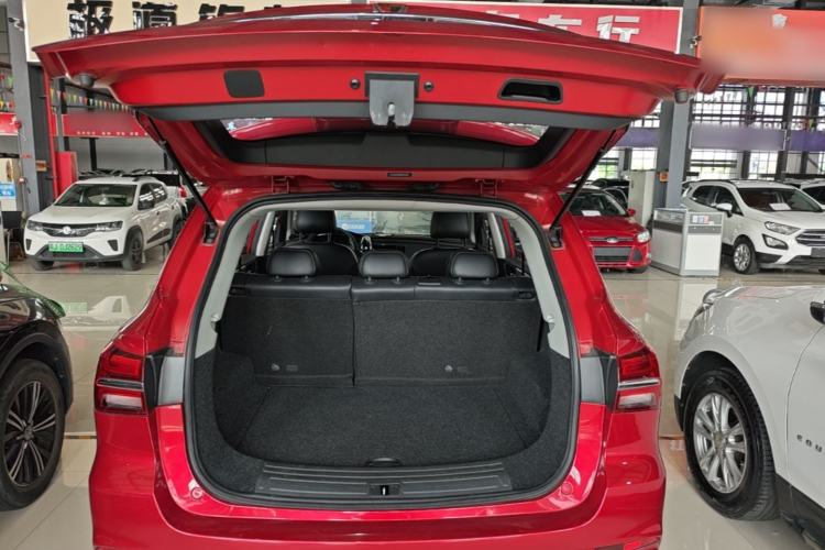 Used Roewe RX5 2016 20T Two-Wheel Drive Automatic Internet Smart Edition Trunk
