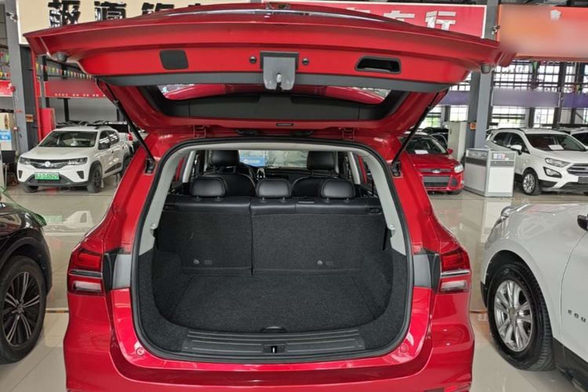 Used Roewe RX5 2016 20T Two-Wheel Drive Automatic Internet Smart Edition Trunk