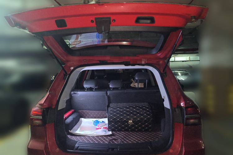 Used Roewe RX5 2016 20T Two-Wheel Drive Automatic Internet Smart Edition Trunk