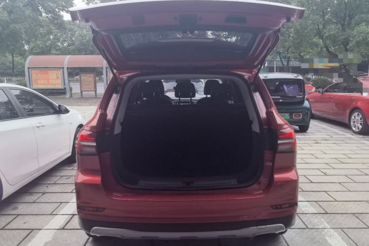 Used Roewe RX5 2016 20T Two-Wheel Drive Automatic Internet Smart Edition Trunk