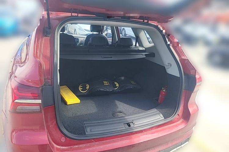 Used Roewe RX5 2016 20T Two-Wheel Drive Automatic Internet Smart Edition Trunk