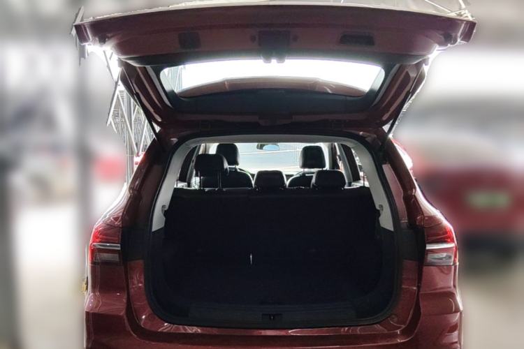 Used Roewe RX5 2016 20T Two-Wheel Drive Automatic Internet Smart Edition Trunk