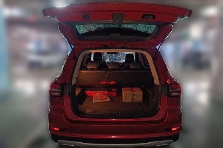 Used Roewe RX5 2016 20T Two-Wheel Drive Automatic Internet Smart Edition Trunk