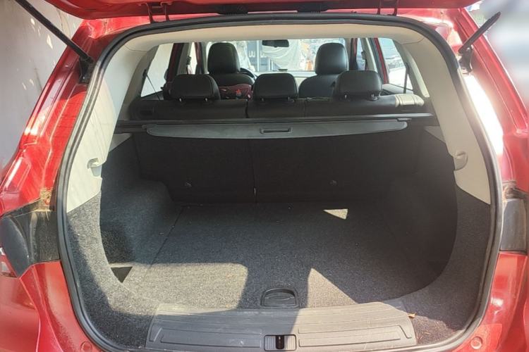 Used Roewe RX5 2016 20T Two-Wheel Drive Automatic Internet Smart Edition Trunk